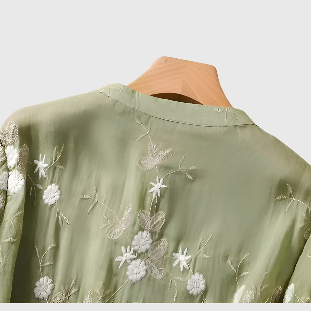 Nellie™ | Elegantní top s vysívanými květinami